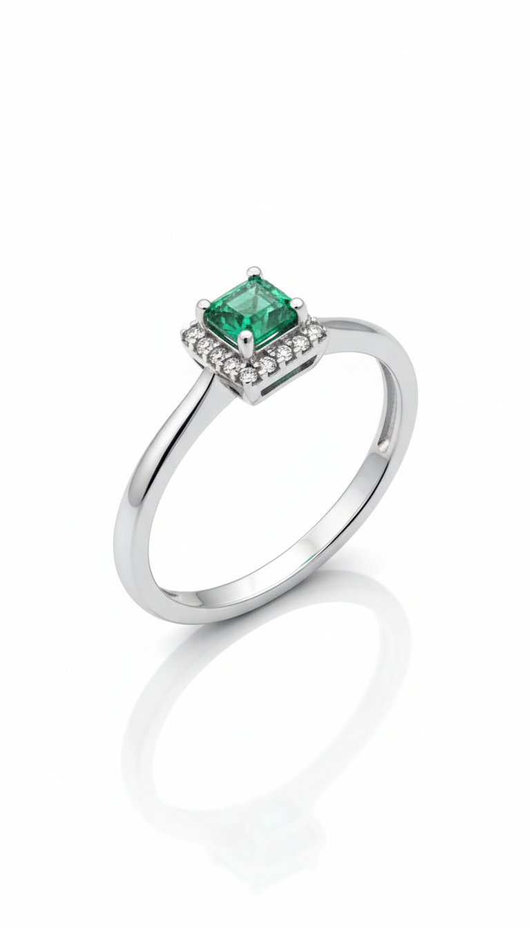 Anillo Esmeralda con Diamantes