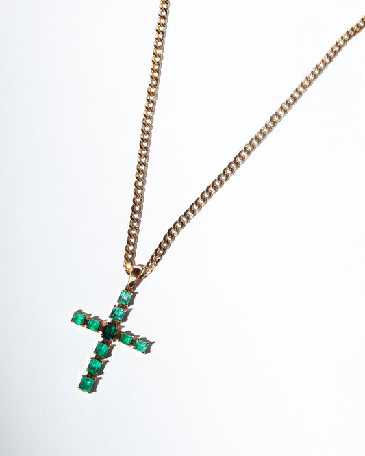 Cadena y dije cruz esmeralda